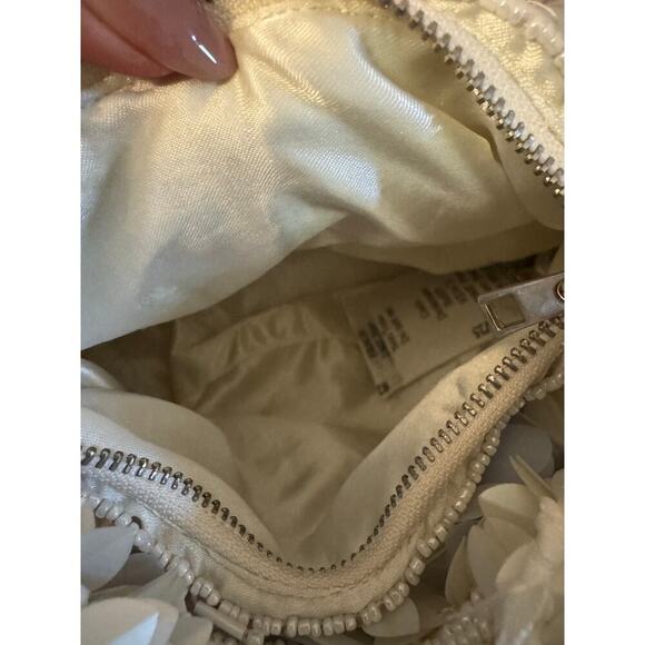 Viral Handcrafted in India White/Gray 3D Floral Beaded Crescent Bag Mini Bag NWT - Picture 5 of 6